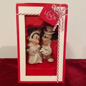 NIB - Minnie's Dream Wedding - Mickey Mouse Ornament